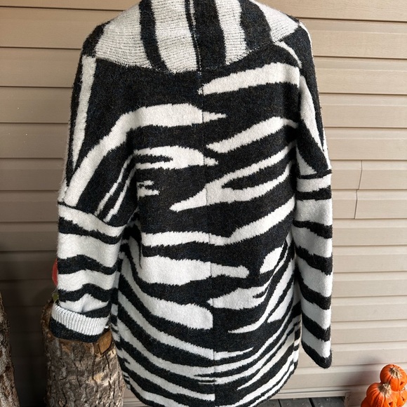 Printed cardigan with pockets - Picture 6 of 10